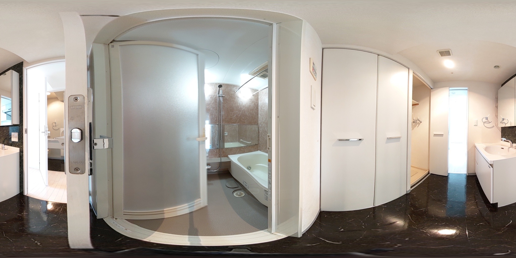 バス・シャワールーム