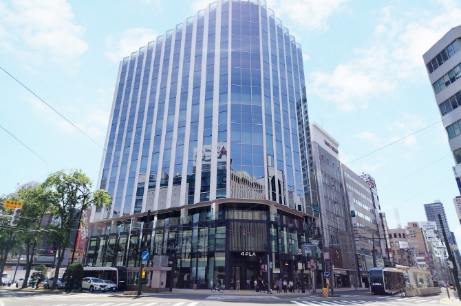 大規模な商業施設が立ち並ぶ、流行の最先端を日常に