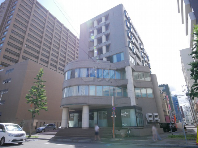 札幌市中央区南３条西９丁目のテナント