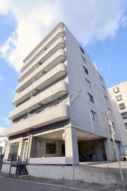 札幌市白石区北郷８条４丁目のテナント