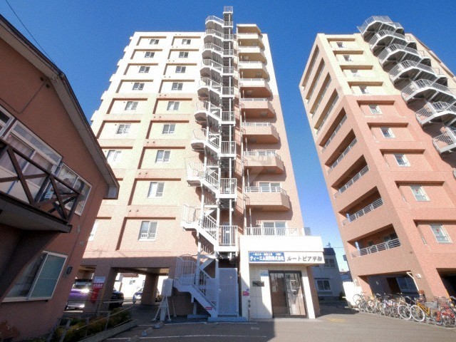 札幌市白石区平和通７丁目のテナント