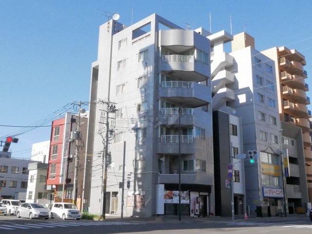 札幌市中央区北５条西１２丁目のテナント