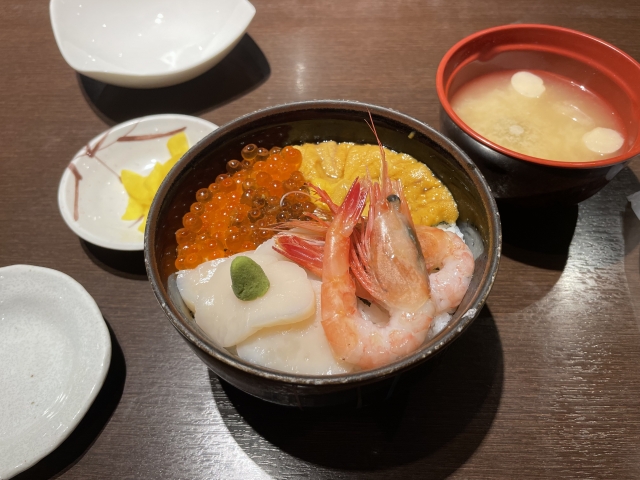 海鮮丼